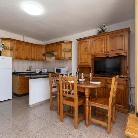 Floritas 28 - Two Bed Апартаменти